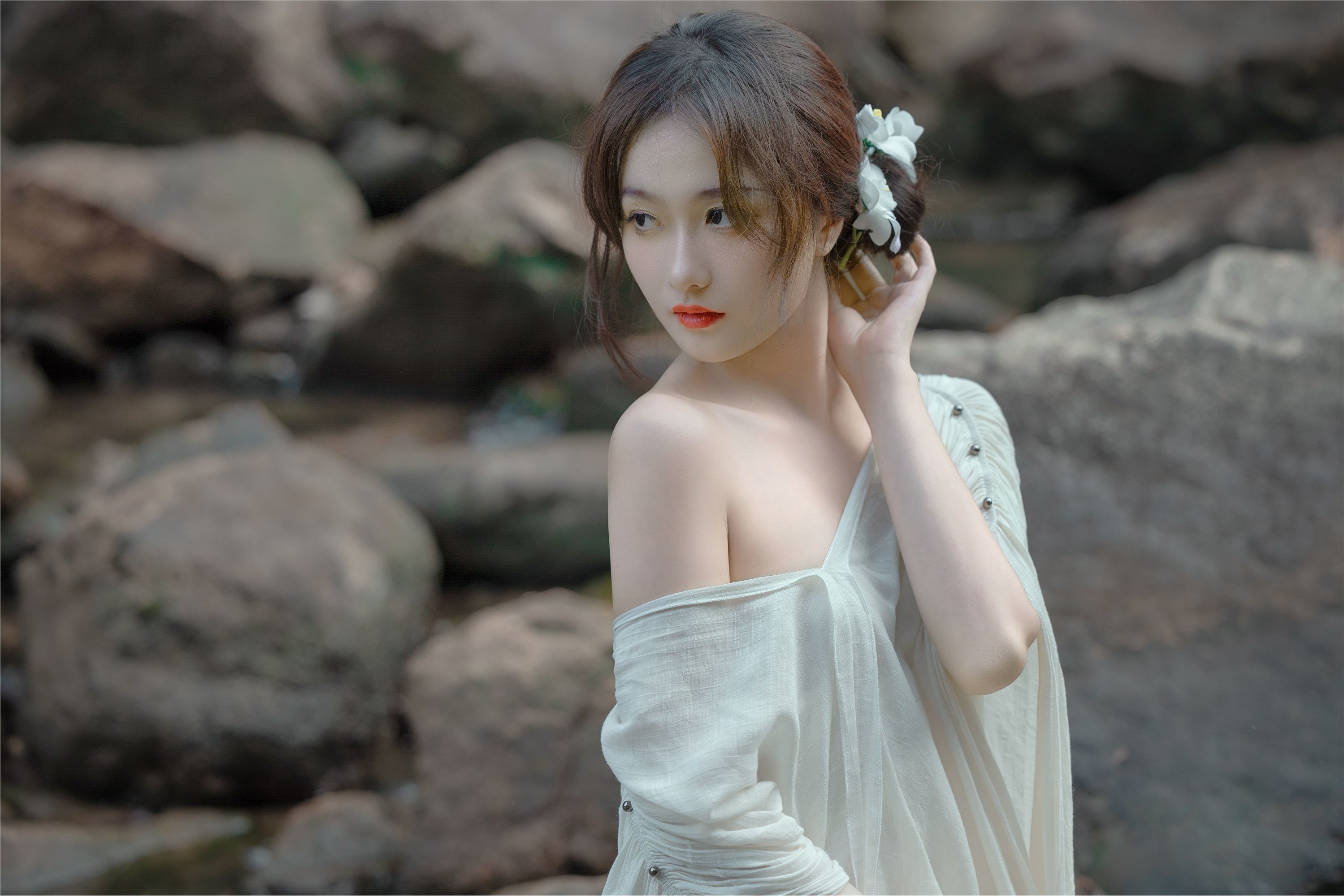 YITUYU艺图语 2025.01.02 溪边情思 大歪歪哥